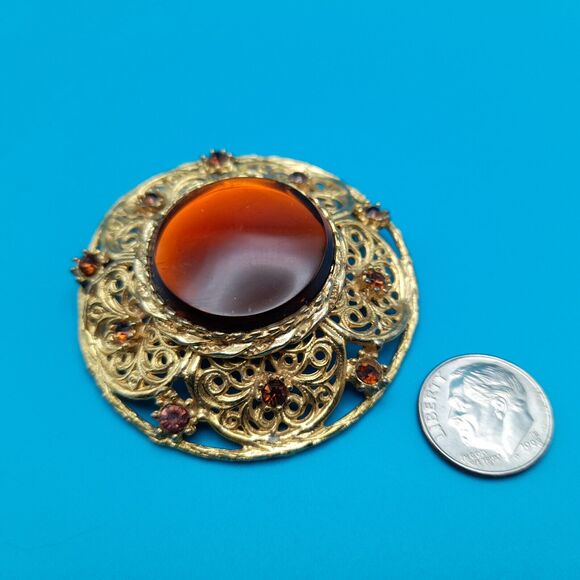 Vintage Round Topaz Glass Cabochon Rhinestones Brooch, Gold Tone Filigree - Picture 8 of 10